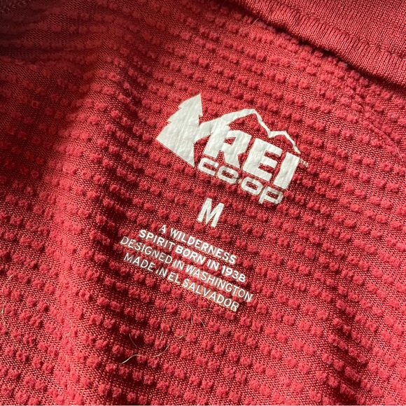 Size medium Outdoor Bundle Box. Patagonia, REI, Mountain Hardwear, Mondetta - Picture 9 of 16